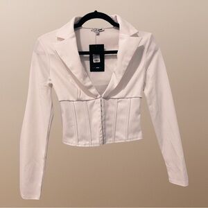 NWT. Fashion nova. Crop top long sleeve. Size: XS.